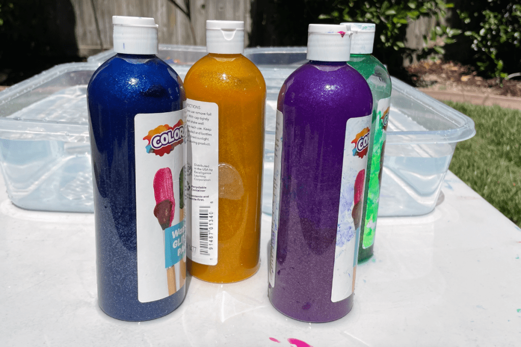 Sparkly Sensory Water Play - Friends Art Lab